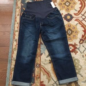 Old navy cuffed & cropped maternity jeans
